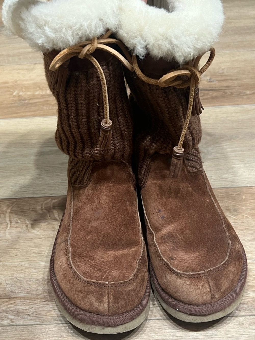 UGG Chestnut Suburb Crochet Knit Detail Boot Women’s 8
